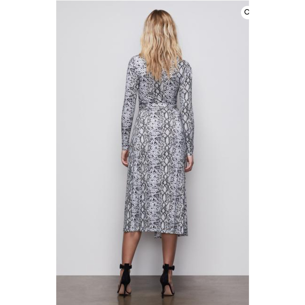 GOOD AMERICAN NWT The Runaround Animal Print Long Sleeve Wrap Dress // XS - Picture 13 of 15